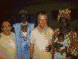  Avec le père de l'ancien député Daouda Touré. 