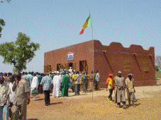 Inauguration du dispensaire le 17 novembre 2005