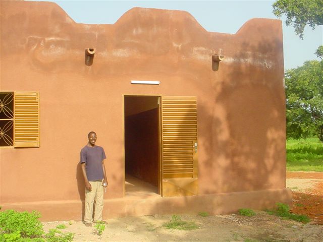 Heremakono - 10 septembre 2005. Le dispensaire est opérationnel désormais.