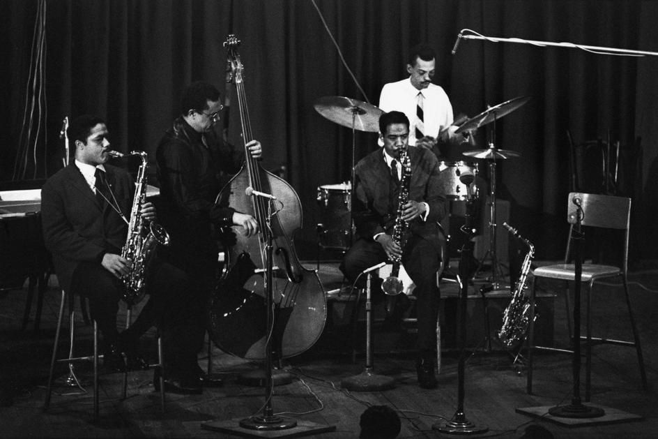 From Charles Mingus’s sextet’s concert in Paris, 1964 : Clifford Jordan,Charles Mingus, Eric Dolphy and Dannie Richmond
